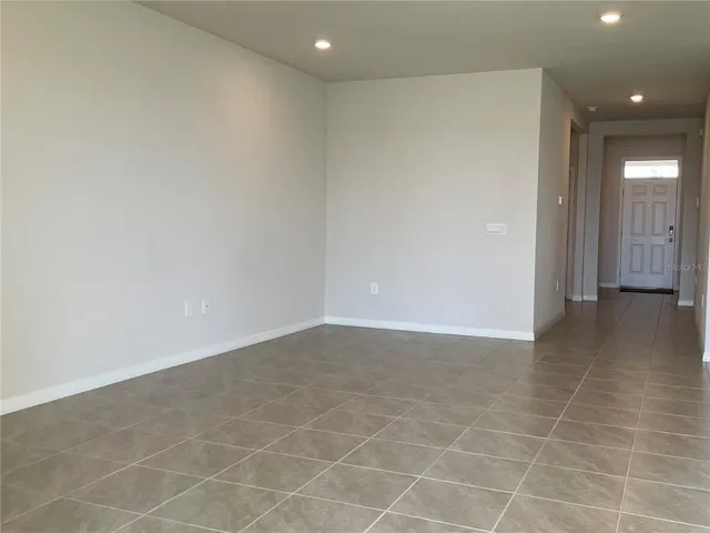 $3,300 | 18027 Pastureland Avenue, Bradenton, FL 34211