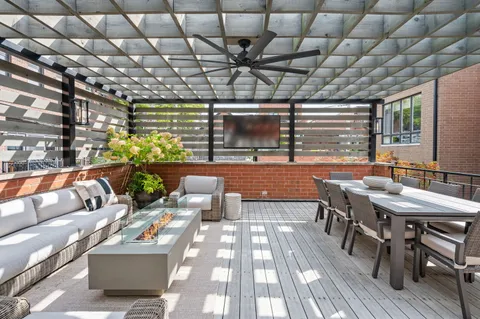 $2,150,000 | 1714 West Wolfram Street, Chicago, IL 60657