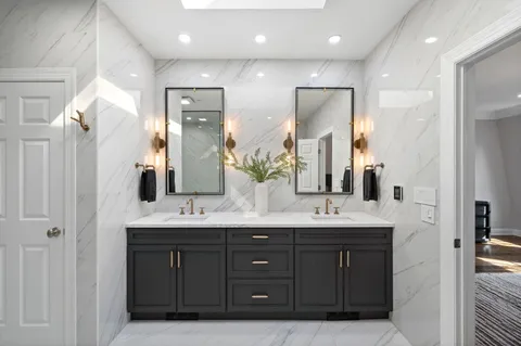 $2,150,000 | 1714 West Wolfram Street, Chicago, IL 60657