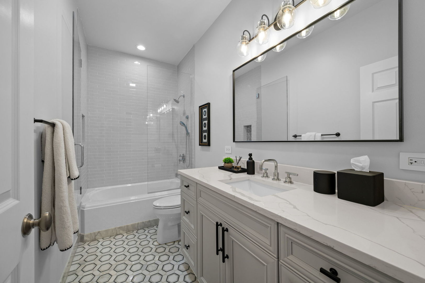 1714 West Wolfram Street Chicago, IL 60657 - Photo 37 of 50