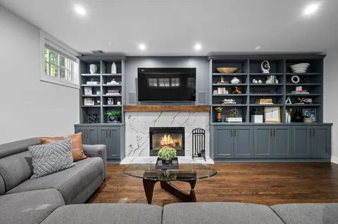 $2,150,000 | 1714 West Wolfram Street, Chicago, IL 60657