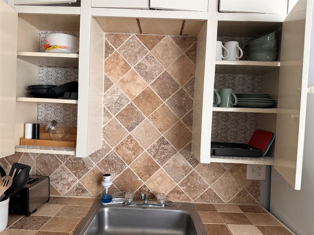 4302 Polk Street, Unit 2 Houston, TX 77023 - Photo 8 of 9