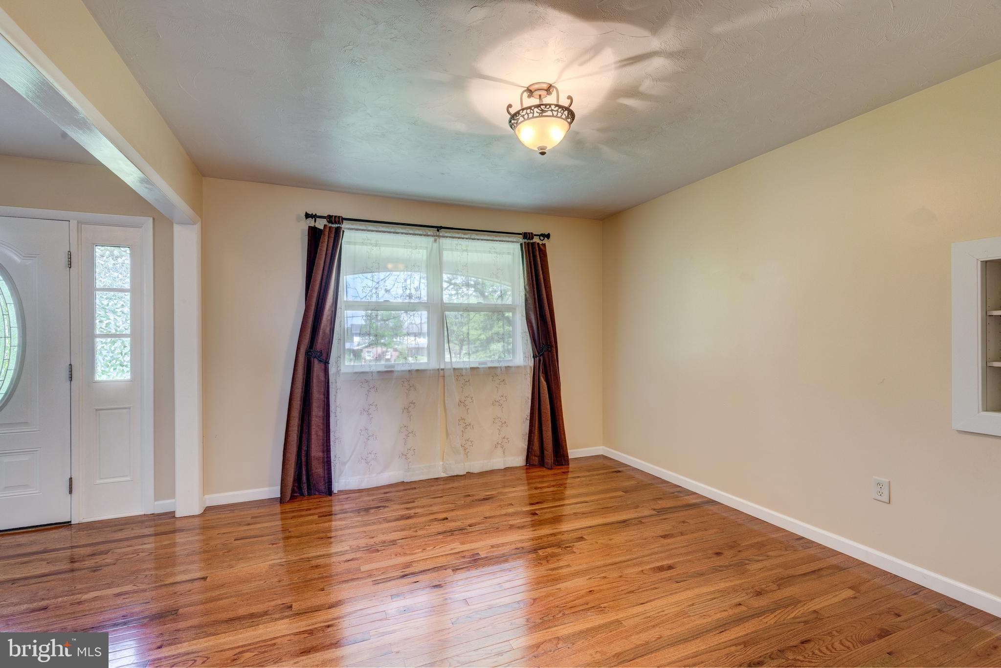 1760 Baker Road York, PA 17408 - Photo 4 of 73 Gallery Image 4
