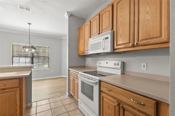 $2,400 | 2200 Tuscany Trace, Unit 15, Palm Harbor, FL 34683