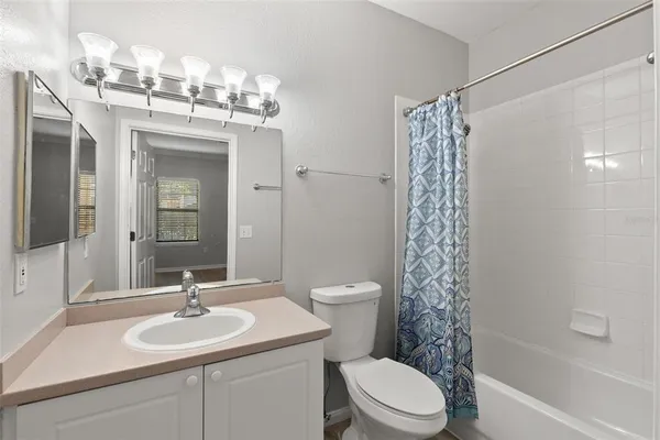 $2,400 | 2200 Tuscany Trace, Unit 15, Palm Harbor, FL 34683