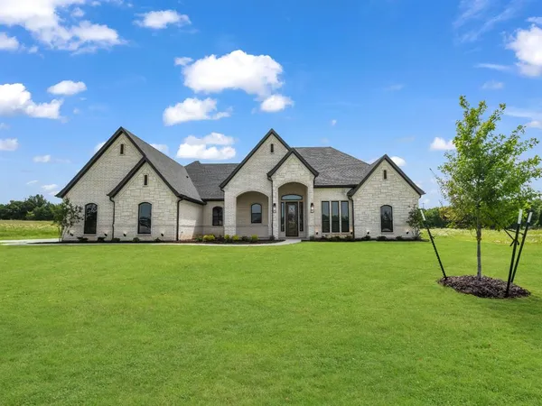 $699,900 | 143 Desperado Way, Weatherford, TX 76088