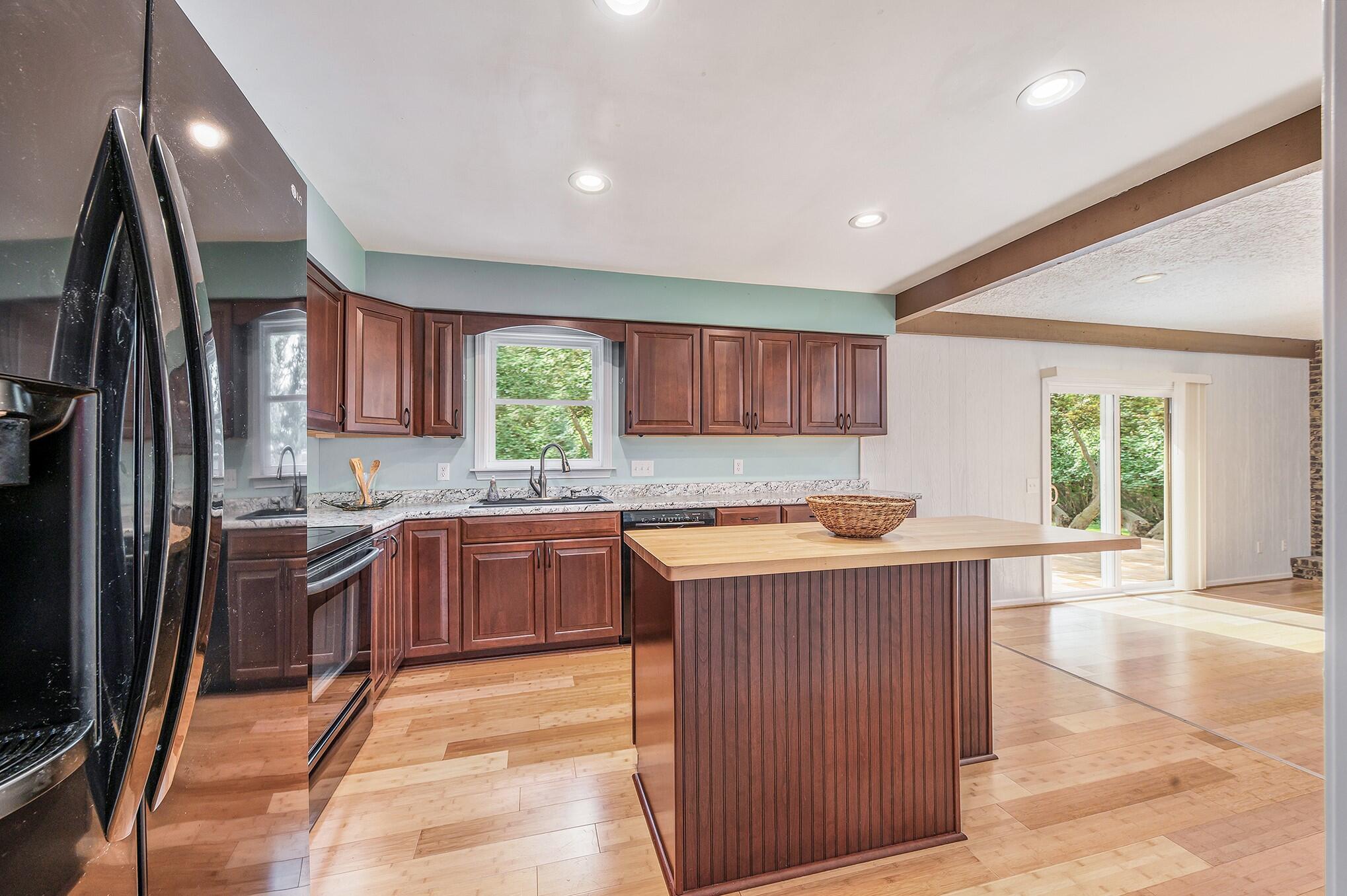 5628 Angling Road Portage, MI 49024 - Photo 9 of 26 Kitchen