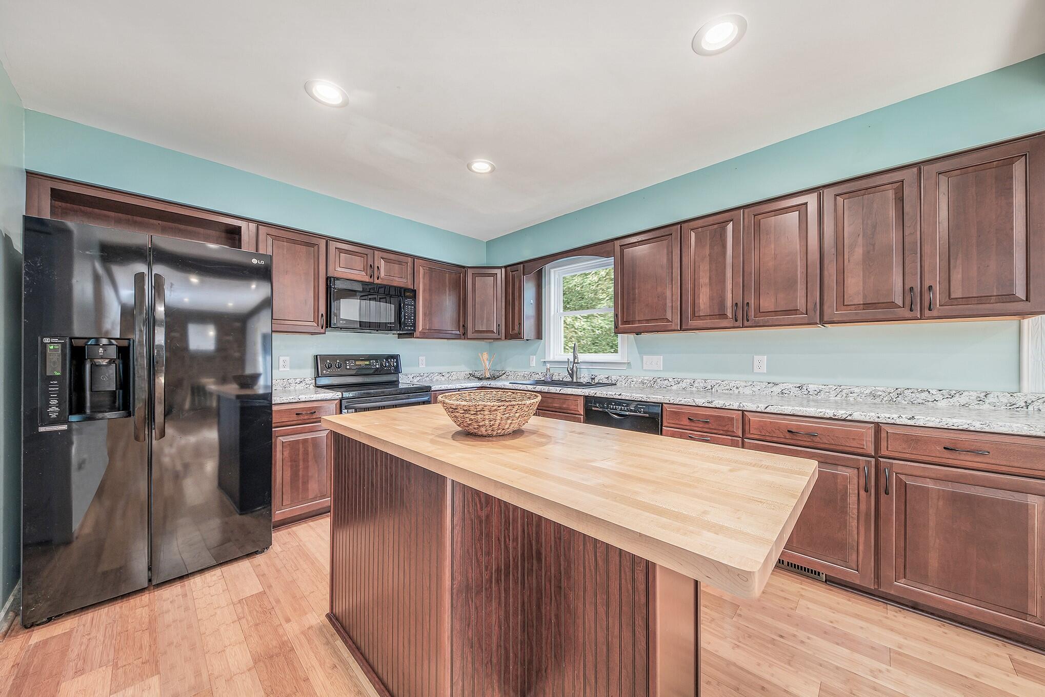 5628 Angling Road Portage, MI 49024 - Photo 10 of 26 Kitchen