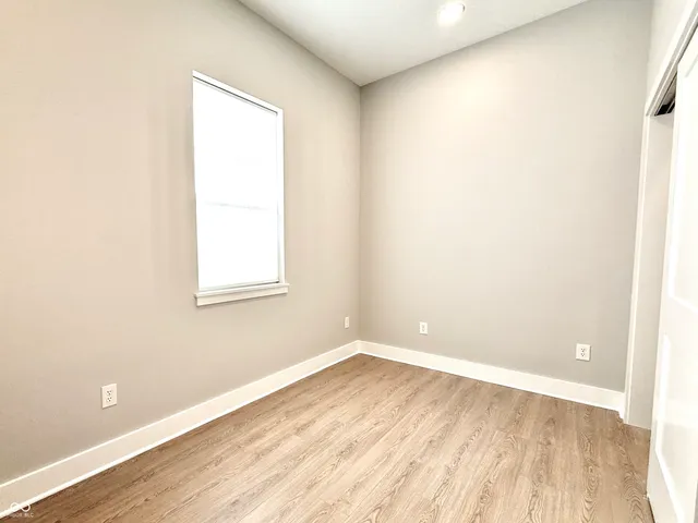 $2,800 | 2239 Carrollton Avenue, Indianapolis, IN 46205