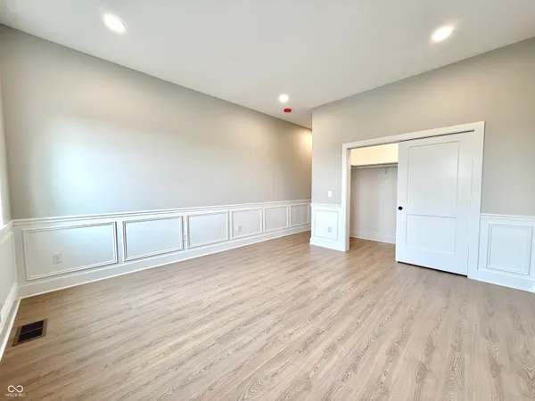 $2,650 | 2239 Carrollton Avenue, Indianapolis, IN 46205