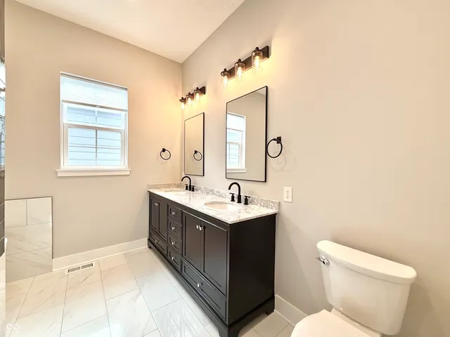 $2,800 | 2239 Carrollton Avenue, Indianapolis, IN 46205