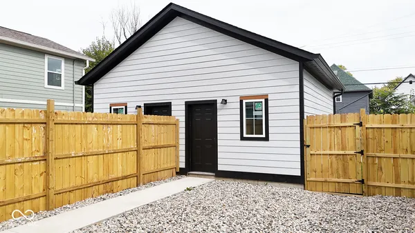 $2,650 | 2239 Carrollton Avenue, Indianapolis, IN 46205