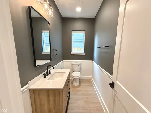 $2,800 | 2239 Carrollton Avenue, Indianapolis, IN 46205