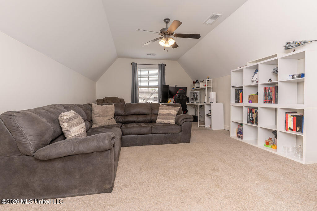 1529 Fall Gdn Drive Hernando, MS 38632 - Photo 23 of 40 SPACIOUS BONUS