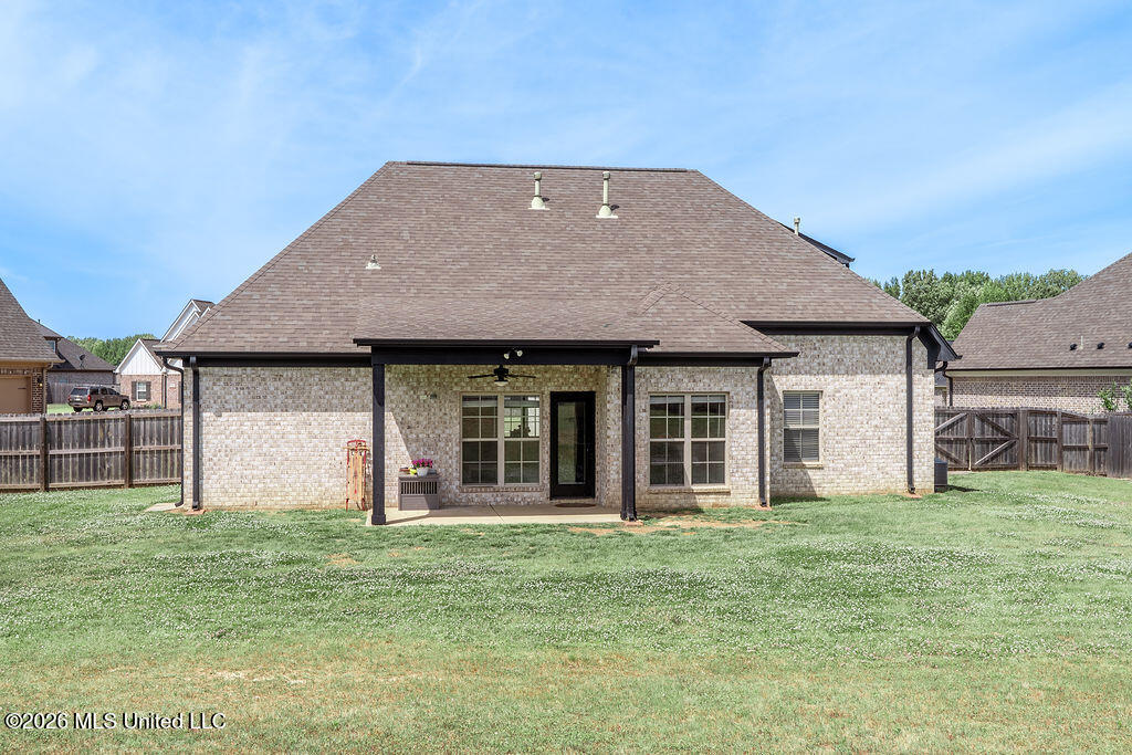 1529 Fall Gdn Drive Hernando, MS 38632 - Photo 29 of 40 5 YEAR ROOF