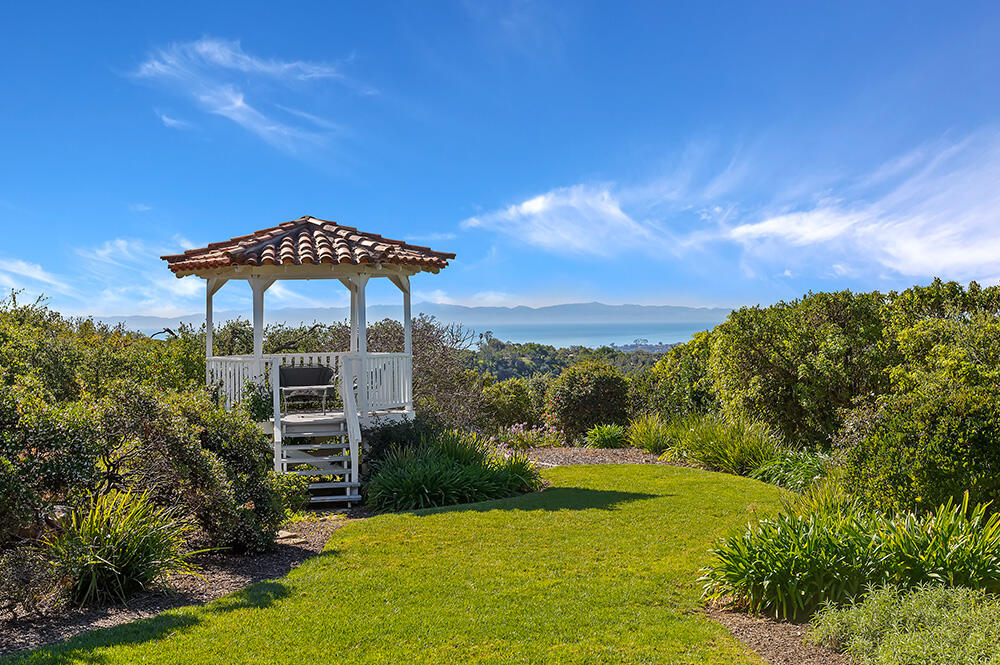 479 El Cielito Road Santa Barbara, CA 93105 - Photo 17 of 41 011-013-22 - Back Yard Ocean View