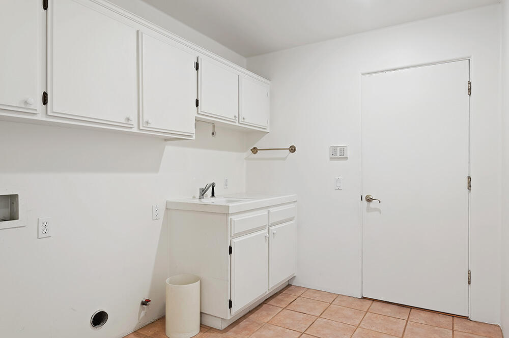 479 El Cielito Road Santa Barbara, CA 93105 - Photo 37 of 41 040-52 - Laundry