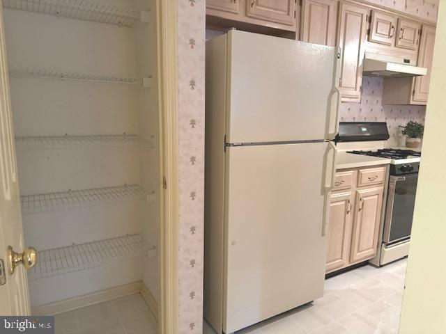 1 Inverness Circle Marlton, NJ 08053 - Photo 9 of 19 a white refrigerator freezer and a stove sitting inside of a kitchen