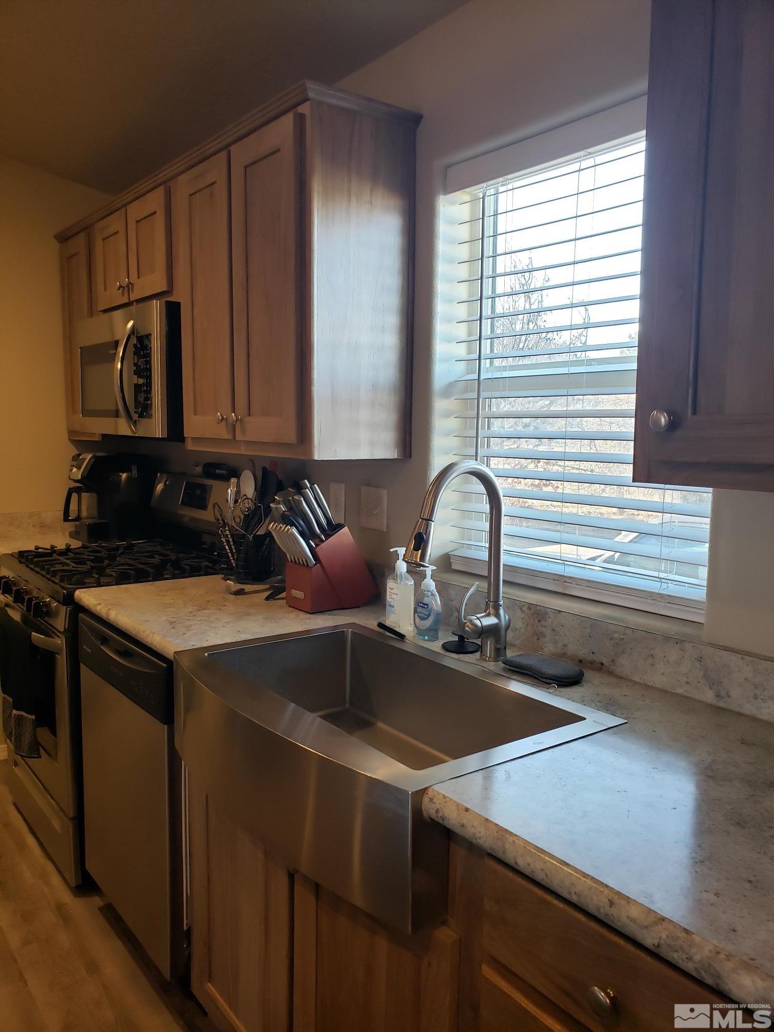 12245 Albert Way Reno, NV 89506 - Photo 8 of 23 Photo 8