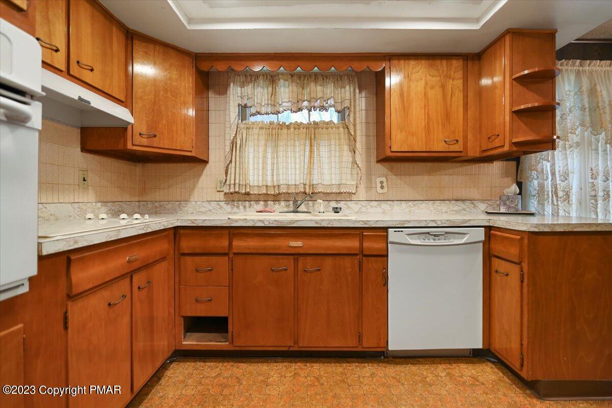22 Independence Road East Stroudsburg, PA 18301 - Photo 19 of 54 Kitchen