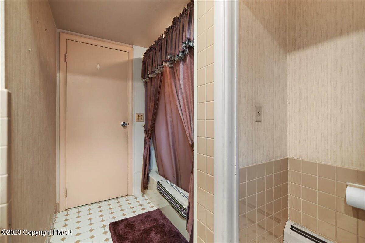22 Independence Road East Stroudsburg, PA 18301 - Photo 33 of 54 Bath