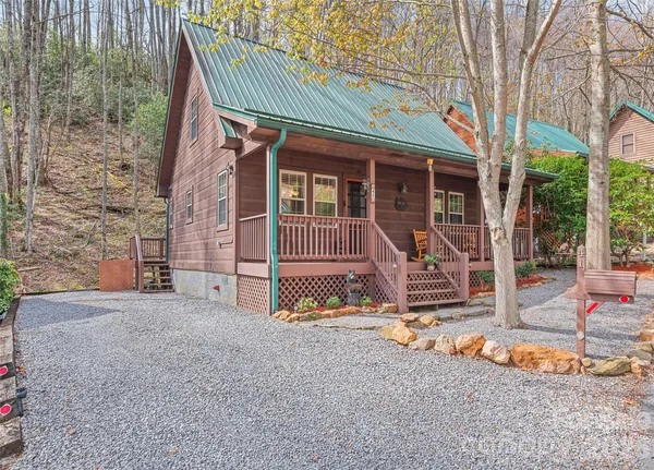 $376,500 | 41 Trapper Lane, Waynesville, NC 28785