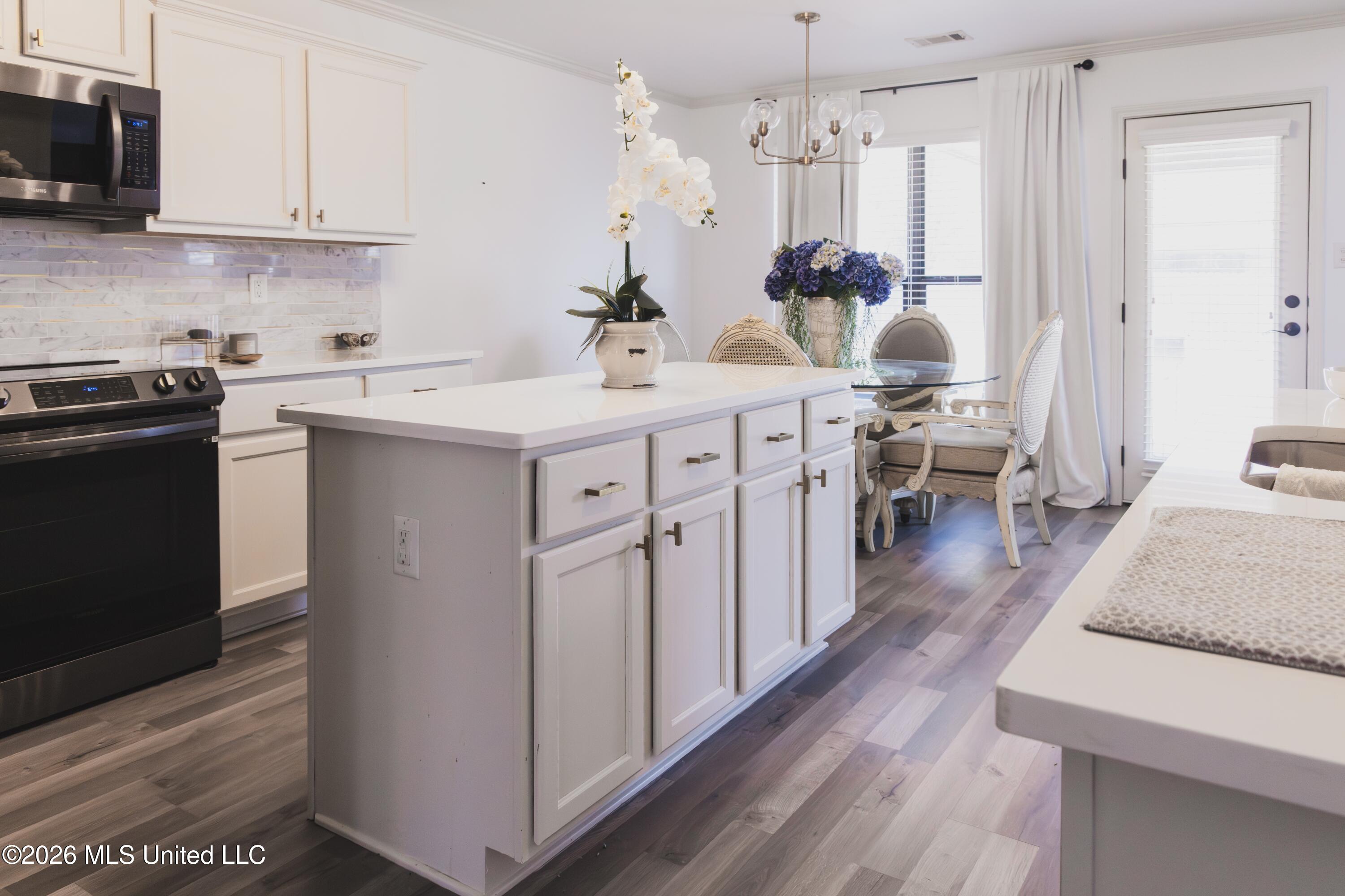 13220 Old Locke Road Olive Branch, MS 38654 - Photo 20 of 40 Kitchen Island