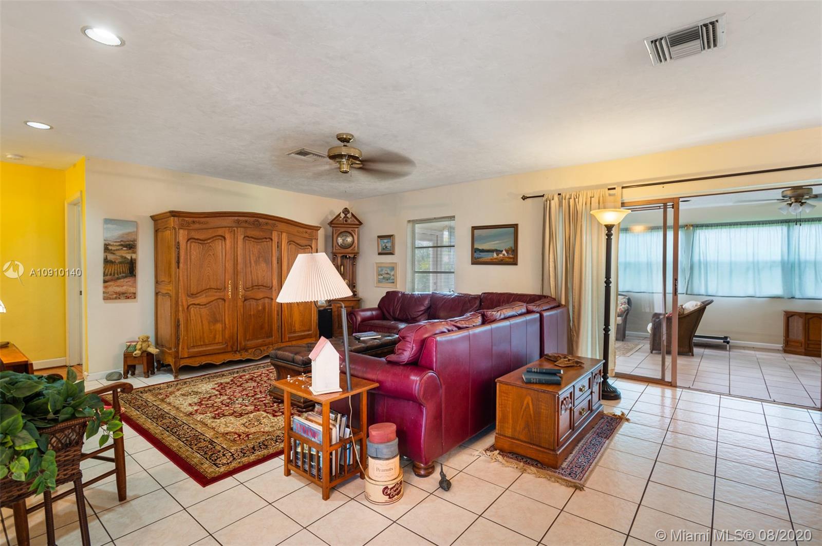 18700 Southwest 99th Road Cutler Bay, FL 33157 - Photo 13 of 46 Gallery Image 13