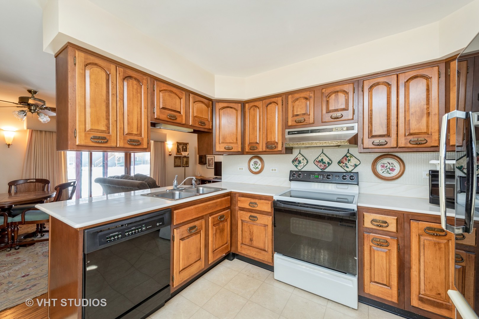 240 Aberdeen Road Cary, IL 60013 - Photo 6 of 20