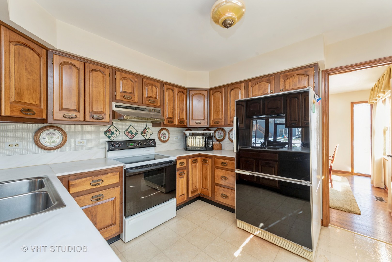 240 Aberdeen Road Cary, IL 60013 - Photo 7 of 20