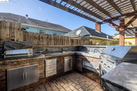 $989,000 | 3340 Harrison Street, Oakland, CA 94611