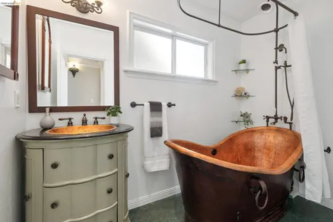 $989,000 | 3340 Harrison Street, Oakland, CA 94611