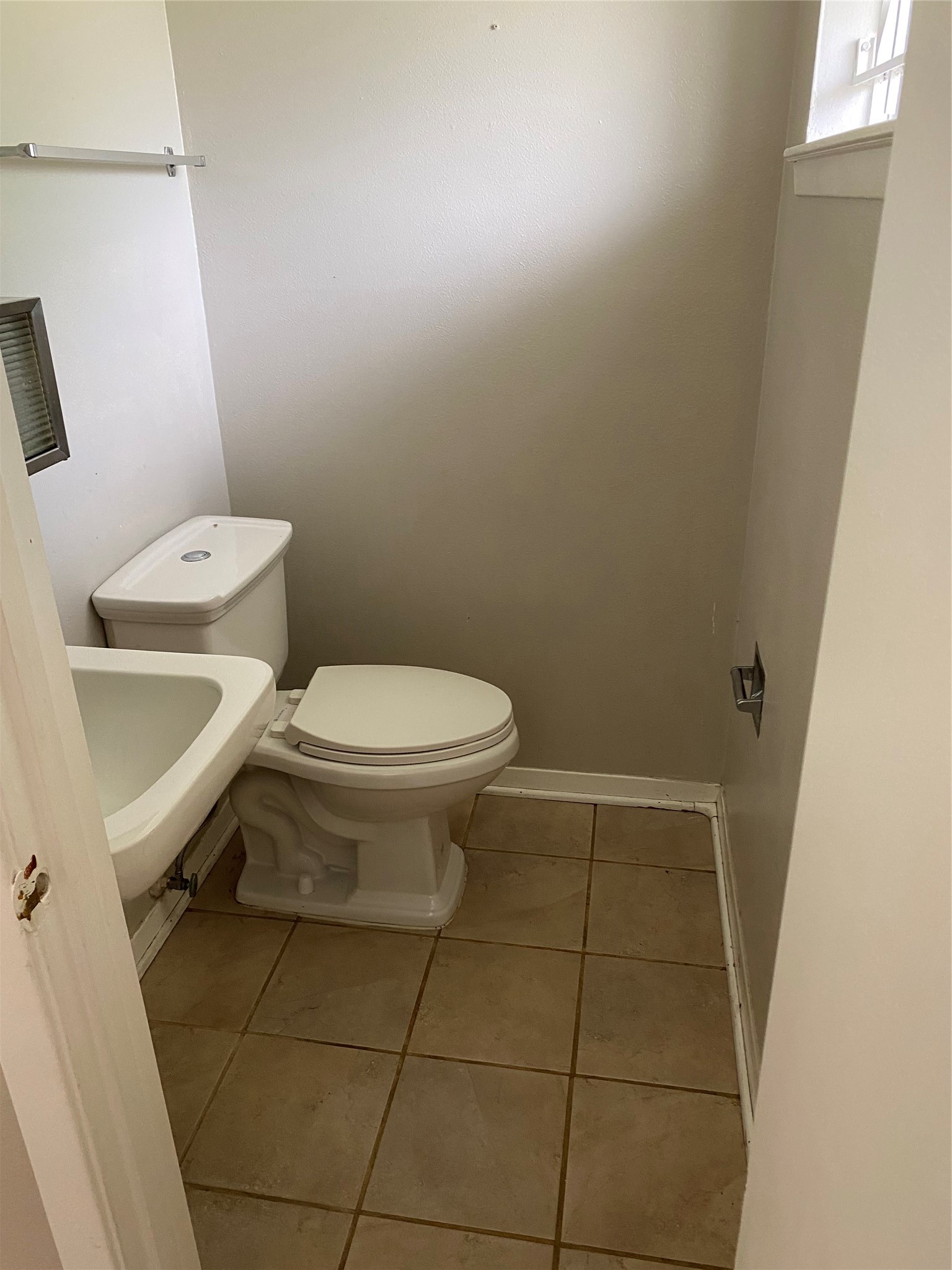 206 West Mitchell Road Houston, TX 77037 - Photo 7 of 13 Gallery Image 7