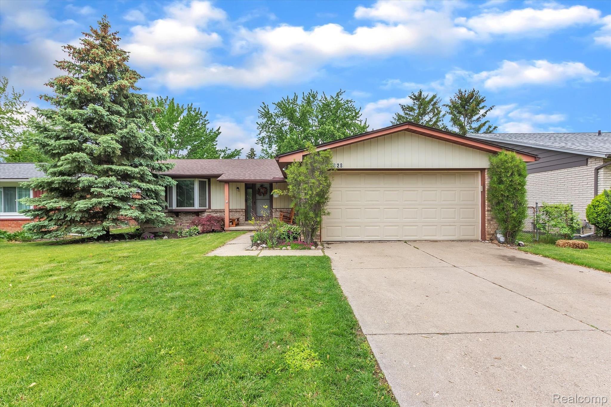 42828 Keystone Canton, MI 48187 - Photo 3 of 45 03-42828-Keystone-WindowStill-Real-Estate-Photography-3.jpg