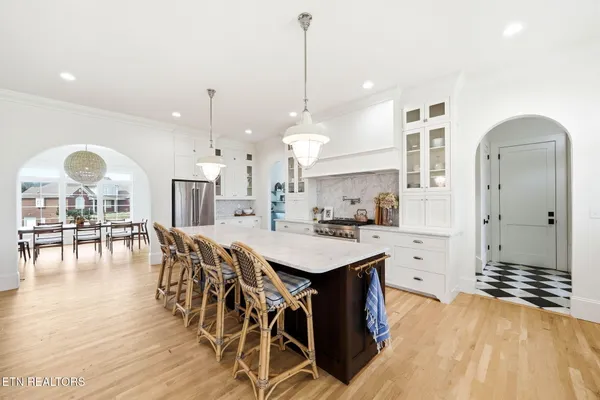 $1,150,000 | 406 Lancaster Court, Morristown, TN 37814