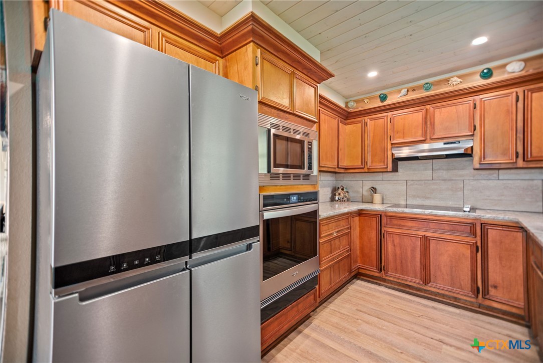 115 West Adams Street Port O'Connor, TX 77982 - Photo 9 of 35