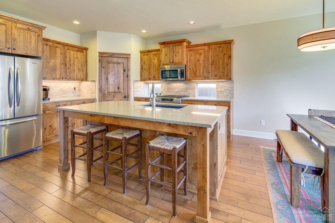 61061 Manhae Loop Bend, OR 97702 - Photo 10 of 25 Additional Photo