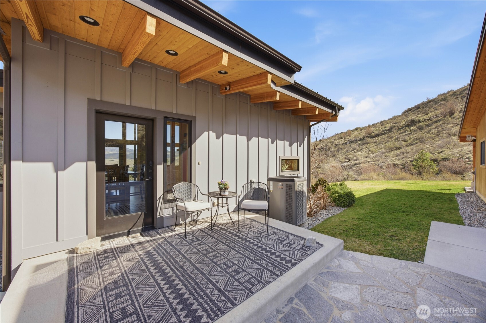 111 Hawks Meadow Road Chelan, WA 98816 - Photo 11 of 40