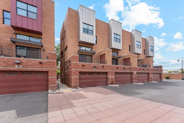 $3,000 | 330 South Farmer Avenue, Unit 115, Tempe, AZ 85281