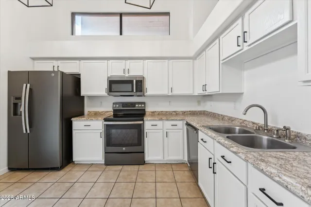 $3,000 | 330 South Farmer Avenue, Unit 115, Tempe, AZ 85281