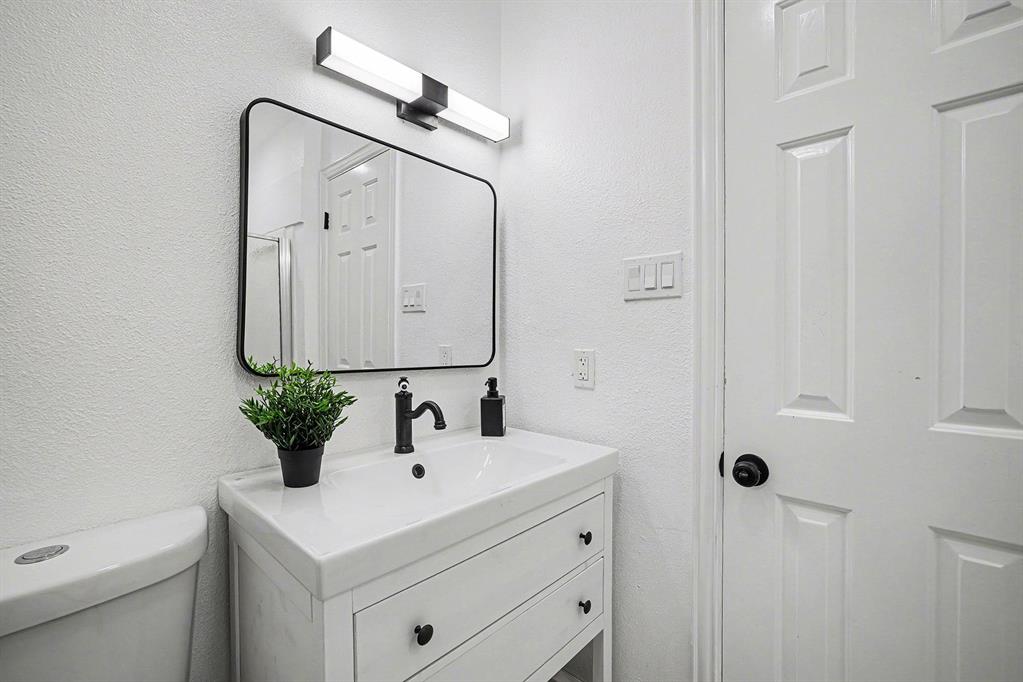 716 East Pecan Street, Unit 722 Hurst, TX 76053 - Photo 14 of 27