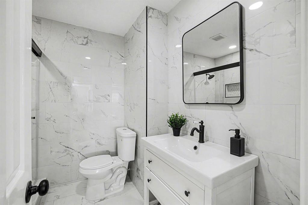 716 East Pecan Street, Unit 722 Hurst, TX 76053 - Photo 19 of 27