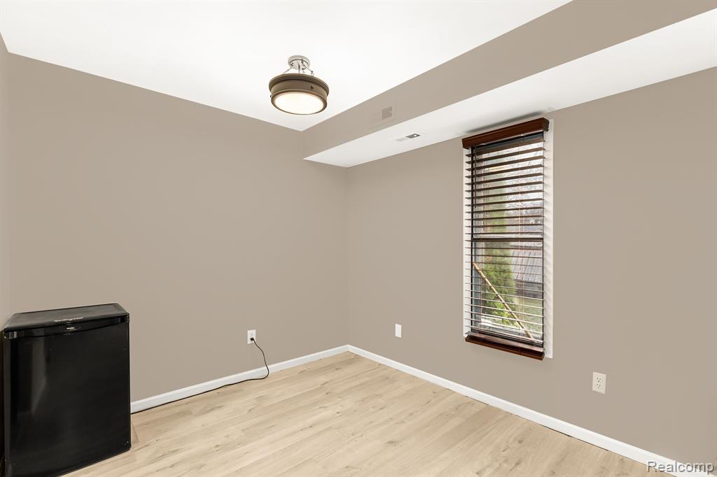30445 West 14 Mile Road, Unit 50 Farmington, MI 48334 - Photo 5 of 10