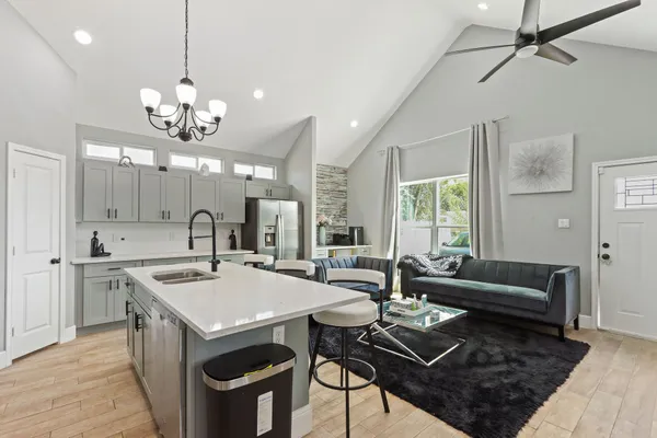 $2,100 | 5607 Bacher Street, Unit B, Houston, TX 77028