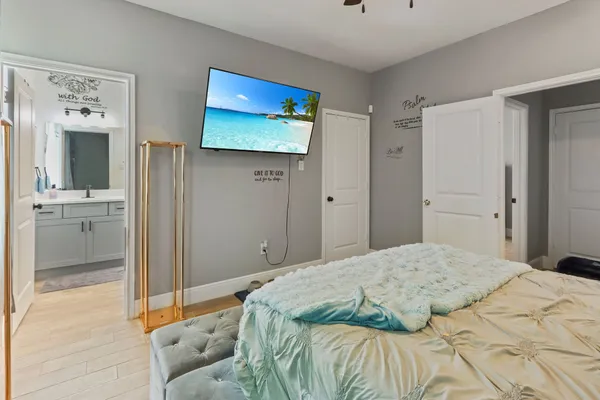 $2,100 | 5607 Bacher Street, Unit B, Houston, TX 77028