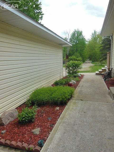 6310 Chicago Road Flushing, MI 48433 - Photo 24 of 27 20438453-23.JPG