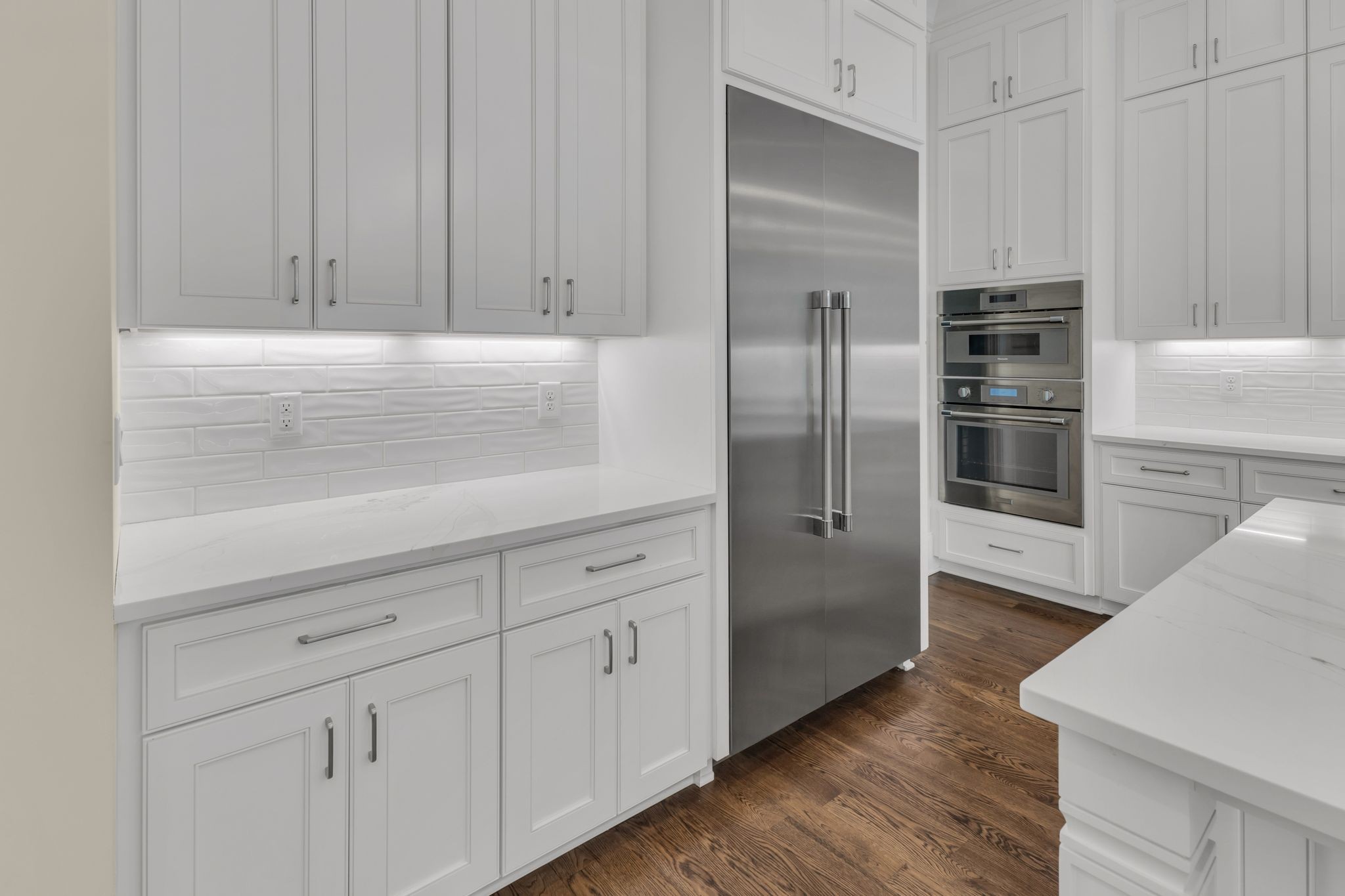 155 Splendor Ridge Drive Franklin, TN 37064 - Photo 9 of 52 a kitchen with cabinets and stainless steel appliances