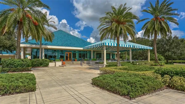 $724,900 | 7318 Windemere Lane, University Park, FL 34201