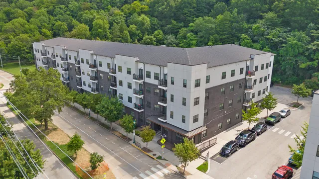 $250,000 | 782 Riverfront Parkway, Unit 322, Chattanooga, TN 37402