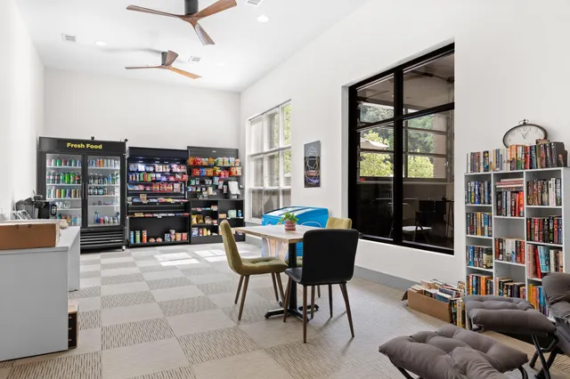 $250,000 | 782 Riverfront Parkway, Unit 322, Chattanooga, TN 37402